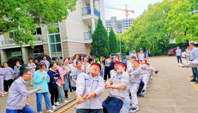 迎亚运、庆“五一”博猫游戏职工拔河比赛